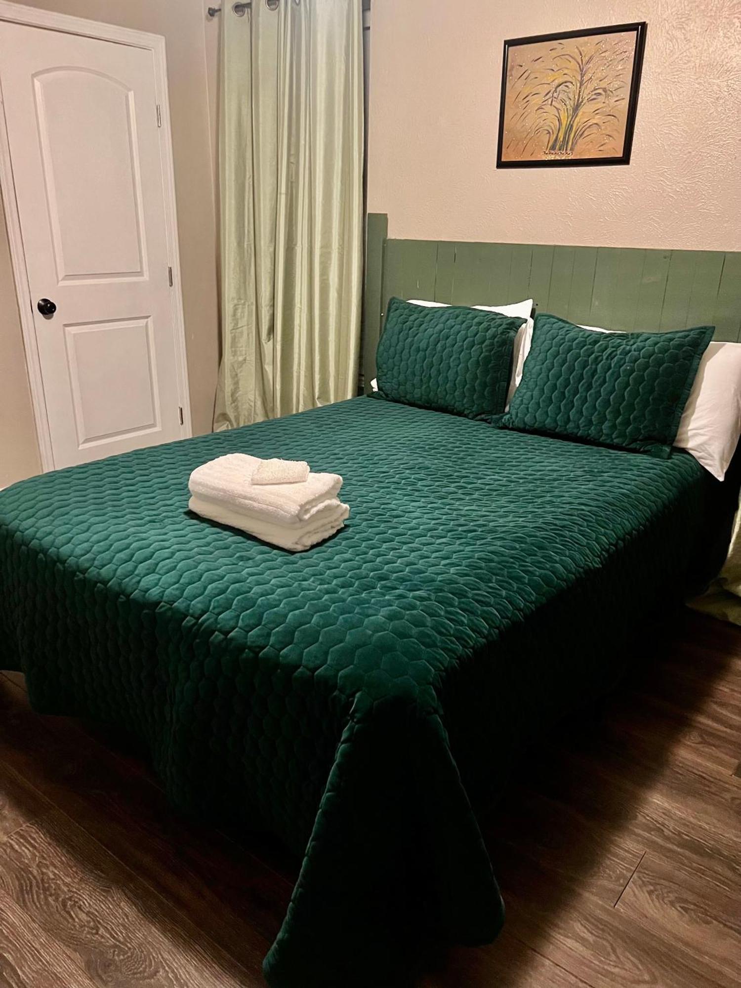 Lady Aurora- Pets Ok- 5 Miles To French Quarter Holiday home *
